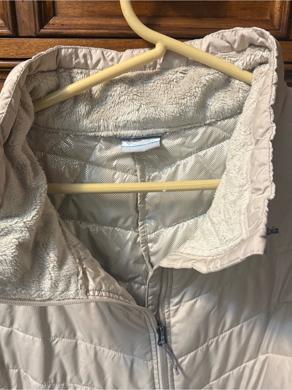 Columbia Women's Light Beige Quilted Long Vest - Picture 3 of 4
